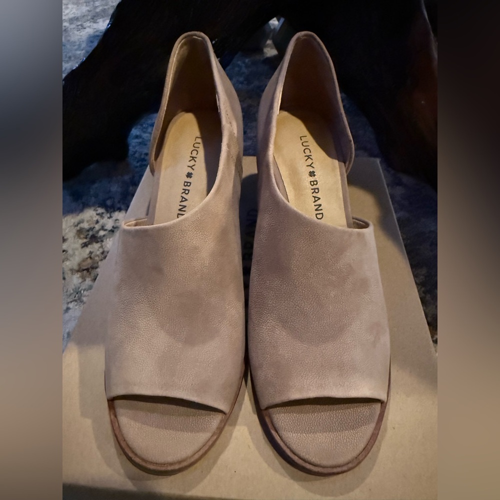 Lucky Brand Women's Beige Peep-Toe Mules